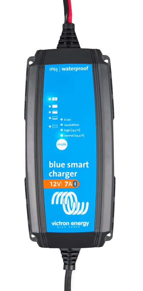 Blue Smart IP65 Ladegerät 12/25 + DC connector